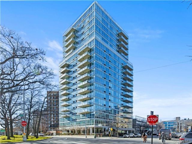 [Kingsbridge Real Estate, listing number 7259950]