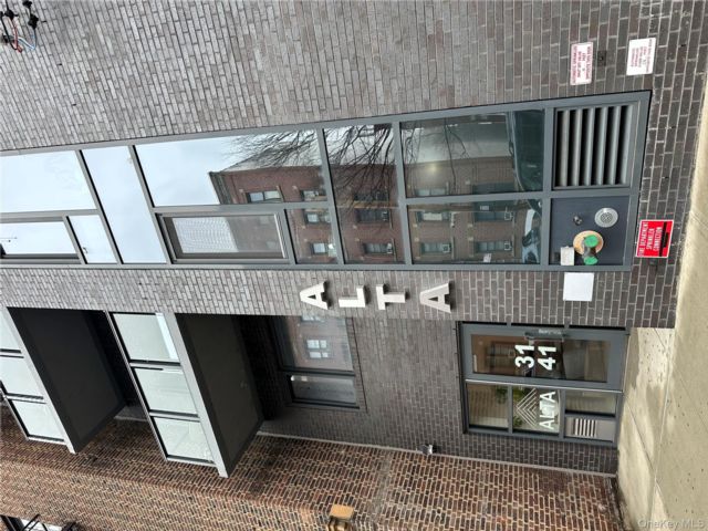 [Astoria Real Estate, listing number 7259998]