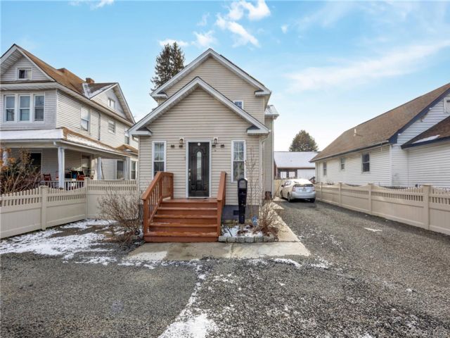  3 BR,  2.00 BTH &nbsp;Colonial style home in Amityville