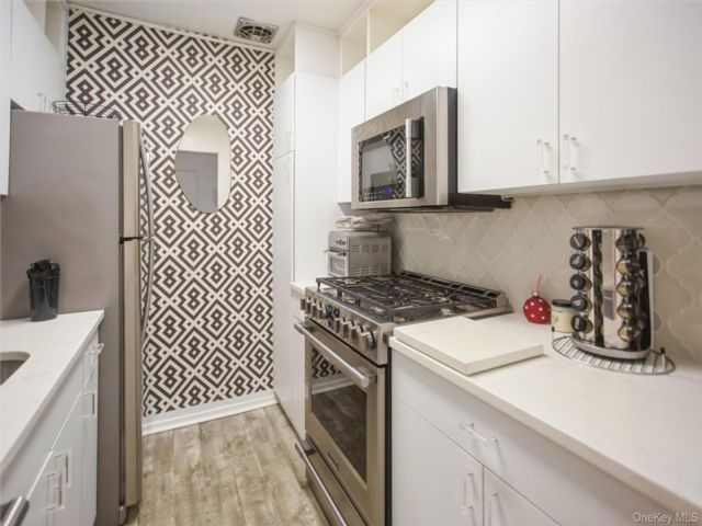 [Long Beach Real Estate, listing number 7260030]