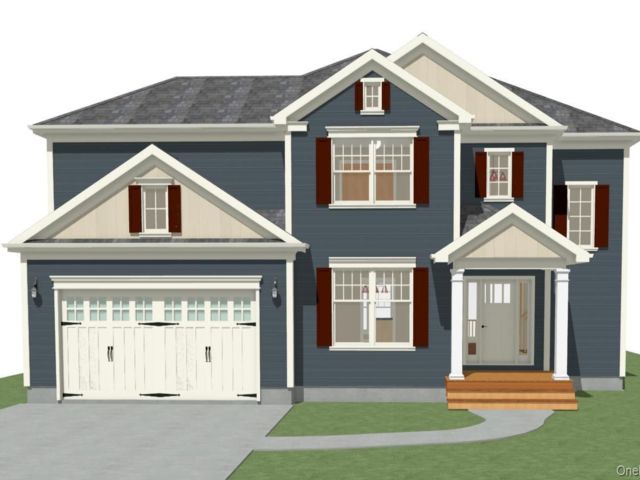  4 BR,  3.00 BTH &nbsp;Colonial style home in East Moriches
