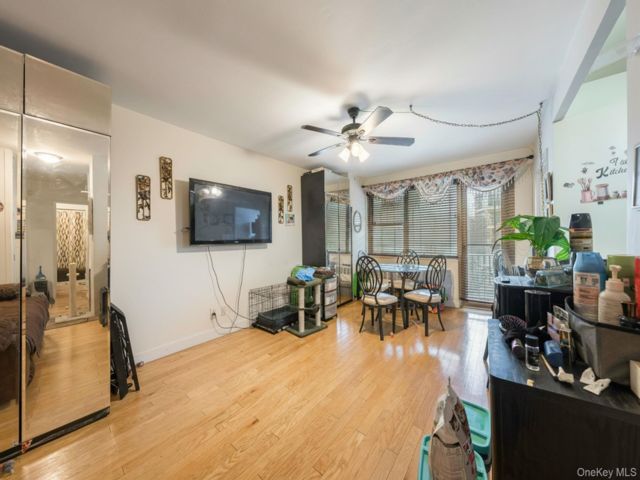  1 BR,  1.00 BTH &nbsp;Garden style home in East New York