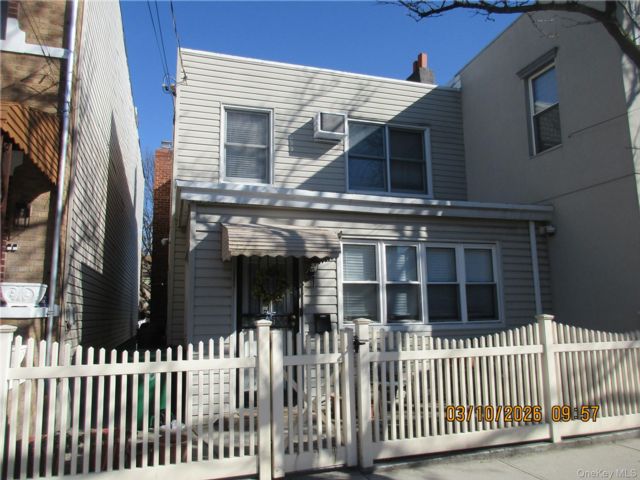  1 BR,  1.00 BTH &nbsp;Colonial style home in Maspeth