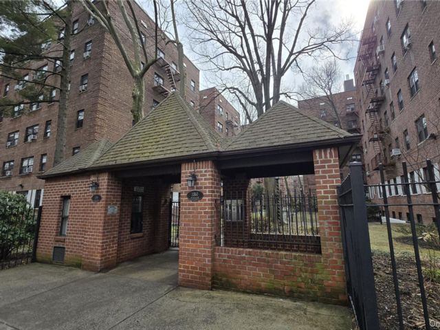  1 BR,  1.00 BTH &nbsp;Other style home in Kew Gardens