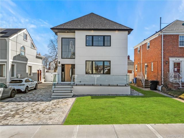  4 BR,  4.00 BTH &nbsp;Other style home in Fresh Meadows