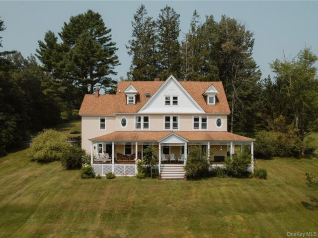  6 BR,  4.00 BTH &nbsp;Farmhouse style home in Callicoon