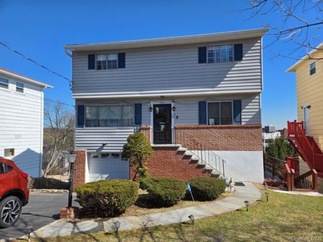  4 BR,  2.00 BTH &nbsp;Colonial style home in Elmsford