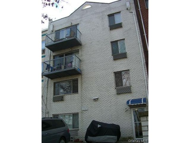 Studio,  0.00 BTH &nbsp;House style home in Forest Hills