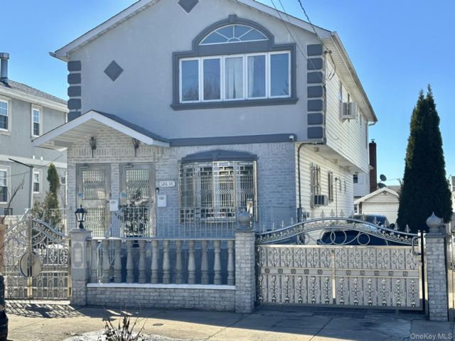  6 BR,  5.00 BTH &nbsp;Exp ranch style home in South Ozone Park