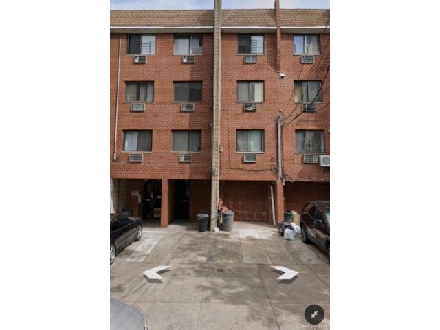 10 BR,  7.00 BTH &nbsp;Other style home in Flushing