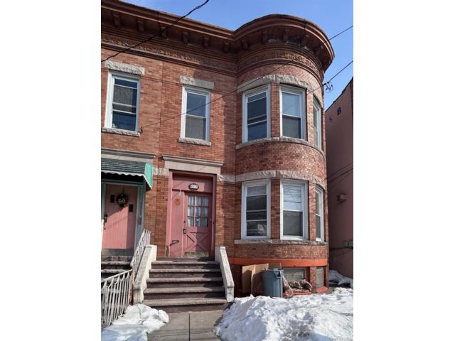 [Woodhaven Real Estate, listing number 7260995]