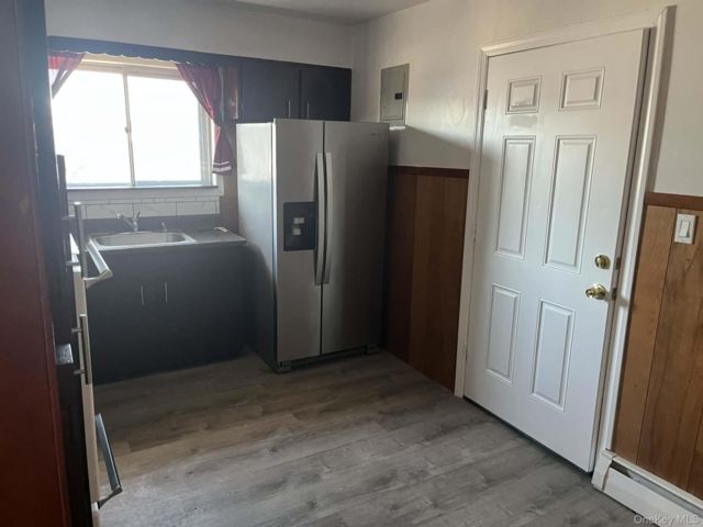  2 BR,  1.00 BTH &nbsp;Hi ranch style home in Howard Beach