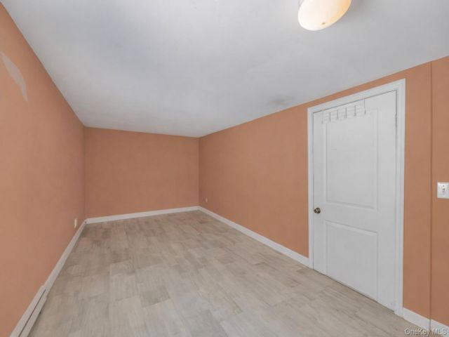  4 BR,  1.00 BTH &nbsp;Farmhouse style home in Middletown