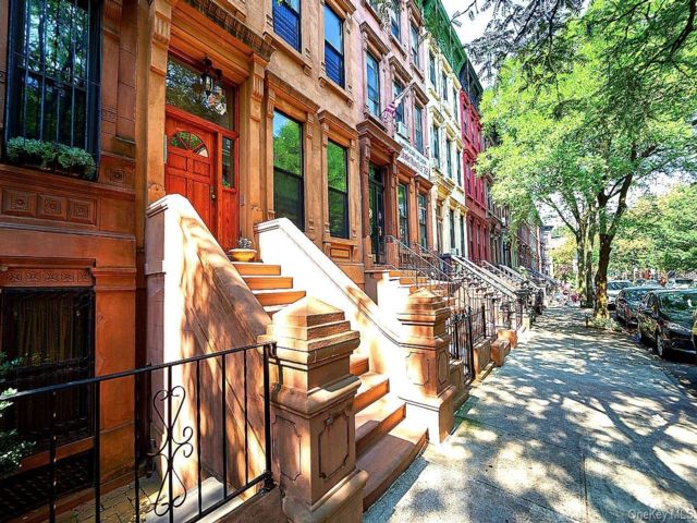  5 BR,  5.00 BTH &nbsp;House style home in New York (manhattan)