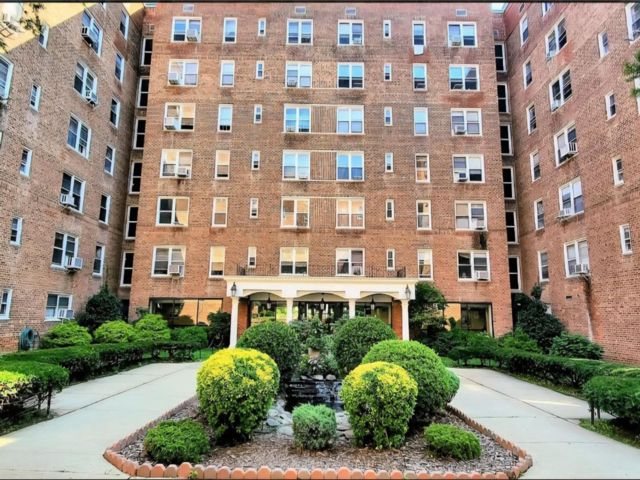 [Forest Hills Real Estate, listing number 7261457]