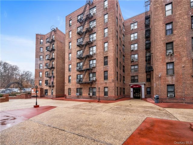 [Woodhaven Real Estate, listing number 7261575]