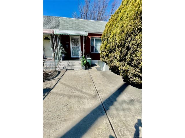 [Springfield Gardens Real Estate, listing number 7261643]