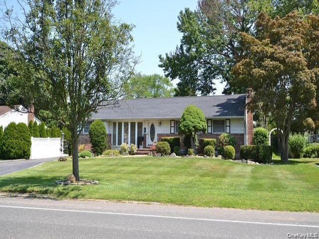  4 BR,  2.00 BTH &nbsp;Ranch style home in Commack