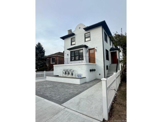 [Long Beach Real Estate, listing number 7261786]