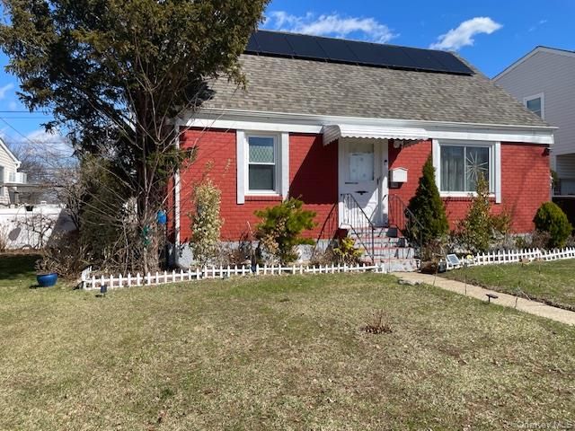 Studio,  1.00 BTH &nbsp;Cape cod style home in Elmont