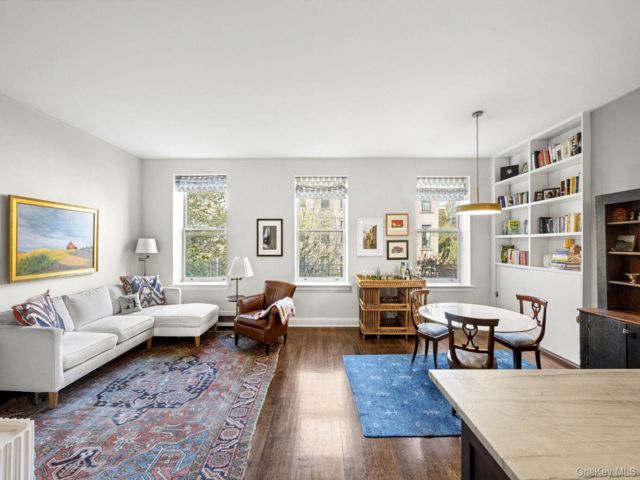  2 BR,  2.00 BTH &nbsp;Condo style home in Carroll Gardens