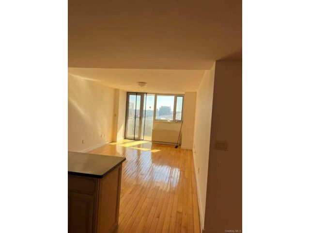  1 BR,  1.00 BTH &nbsp;Other style home in Flushing
