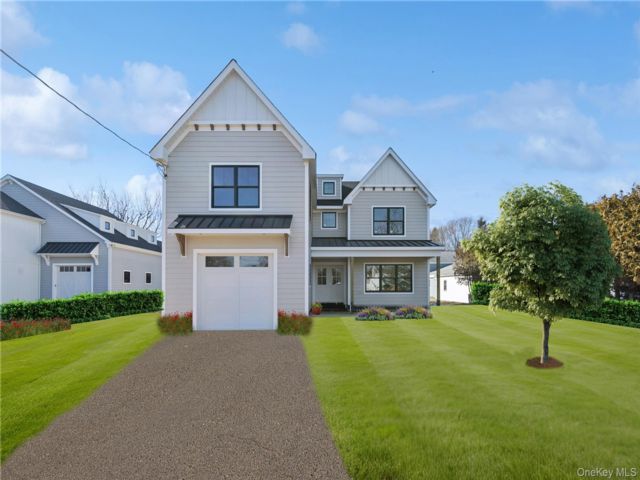  4 BR,  3.00 BTH &nbsp;Ranch style home in Remsenburg