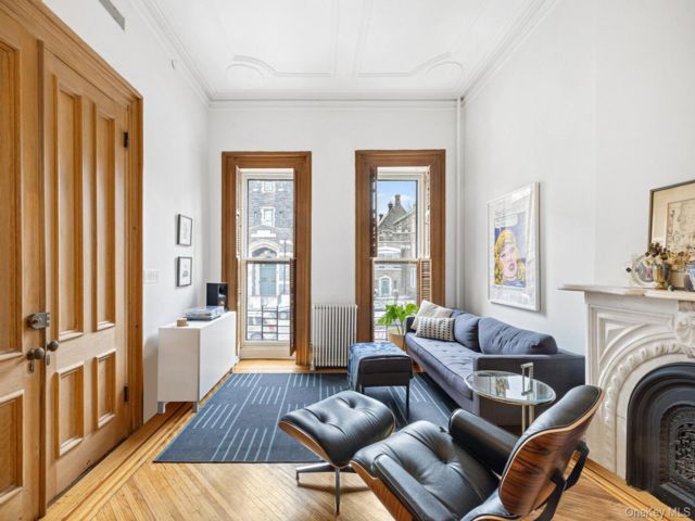  4 BR,  5.00 BTH &nbsp;House style home in Bedford Stuyvesant