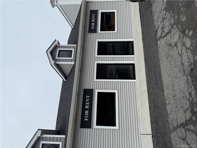 Studio,  0.00 BTH &nbsp;Commercial style home in Wallkill