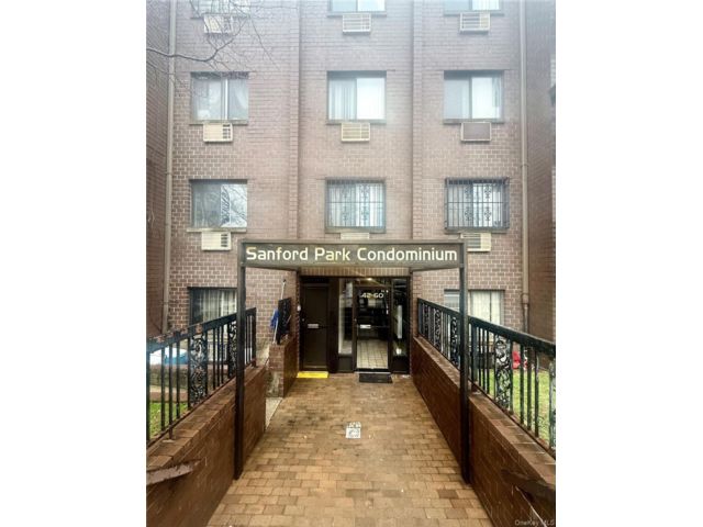  1 BR,  1.00 BTH &nbsp;Other style home in Flushing