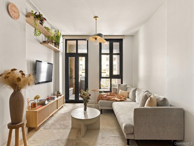  1 BR,  1.00 BTH &nbsp;House style home in Clinton Hill