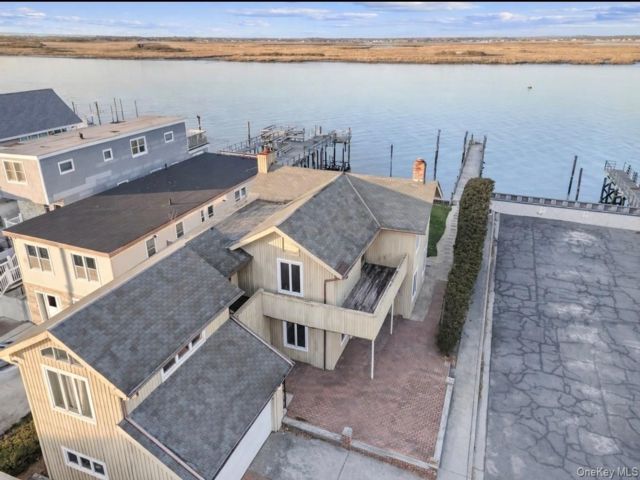  4 BR,  3.00 BTH &nbsp;Other style home in Long Beach