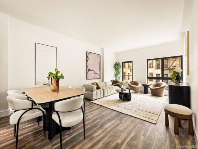  3 BR,  3.00 BTH &nbsp;Condo style home in Park Slope