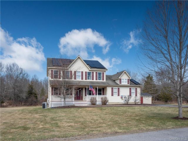  4 BR,  4.00 BTH &nbsp;Colonial style home in Salisbury Mills