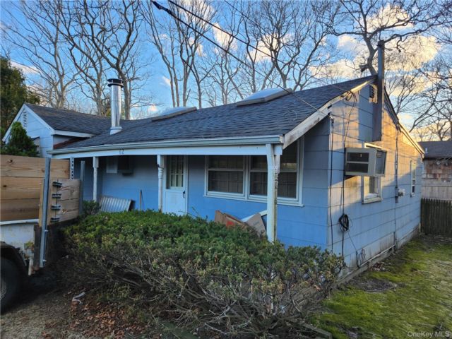  2 BR,  1.00 BTH &nbsp;Ranch style home in East Quogue