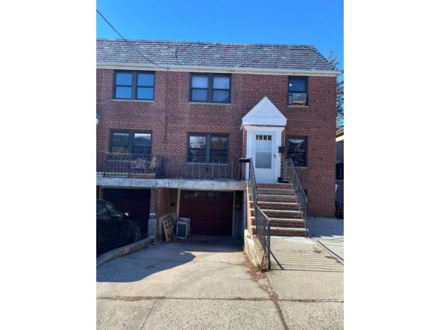  2 BR,  1.00 BTH &nbsp;Other style home in Bayside