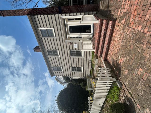  2 BR,  3.00 BTH &nbsp;Colonial style home in Stony Brook