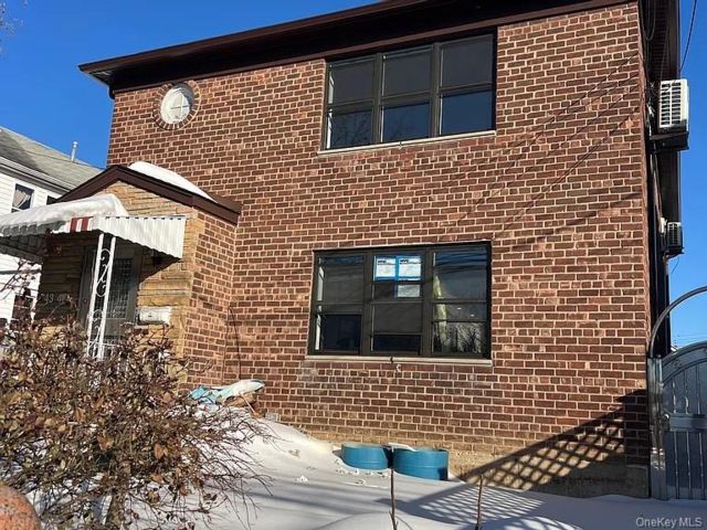  3 BR,  2.00 BTH &nbsp;Other style home in Flushing