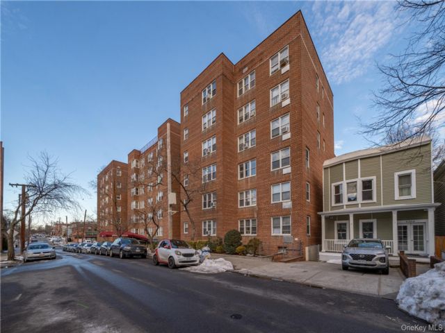 [Woodlawn Real Estate, listing number 7262924]