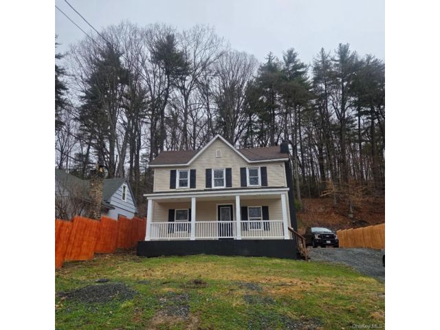  4 BR,  1.00 BTH &nbsp;Colonial style home in Napanoch