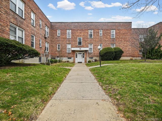  1 BR,  1.00 BTH &nbsp;Garden style home in Valley Stream