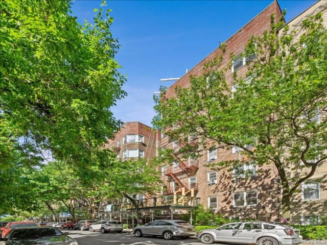 [Kingsbridge Real Estate, listing number 7263321]