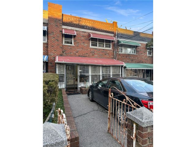 [Wakefield Real Estate, listing number 7263422]