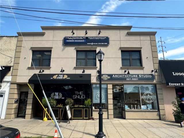 Studio,  0.00 BTH &nbsp;Commercial style home in Wantagh