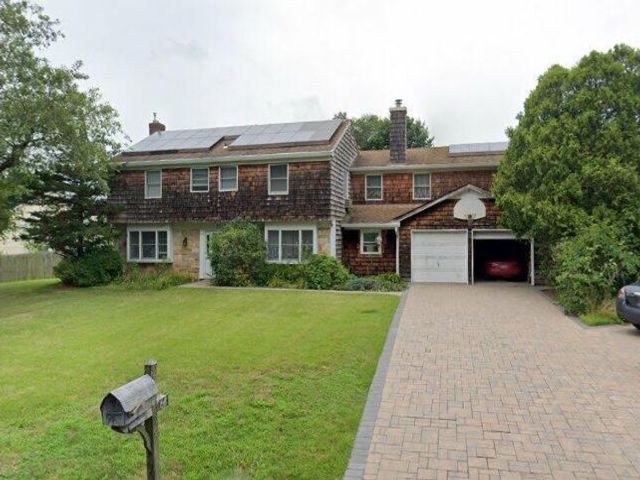 [Stony Brook Real Estate, listing number 7263482]