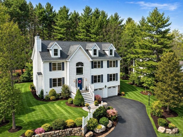  5 BR,  3.00 BTH &nbsp;Colonial style home in Monroe