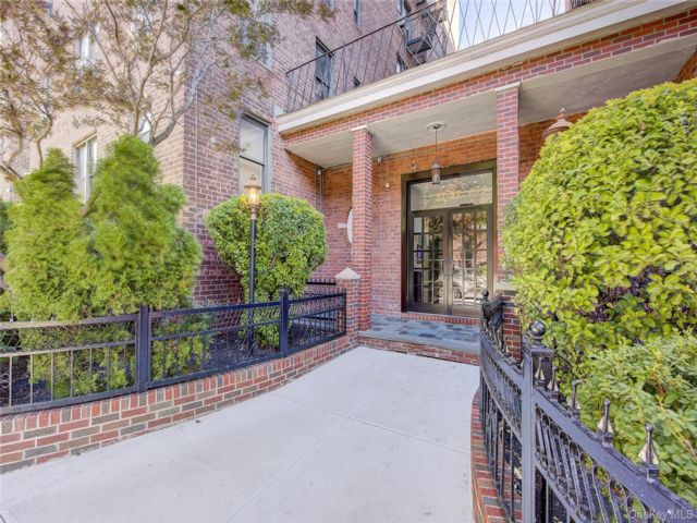 Studio,  1.00 BTH &nbsp;Other style home in Jackson Heights