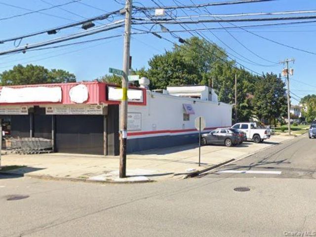 Studio,  0.00 BTH &nbsp;House style home in Massapequa