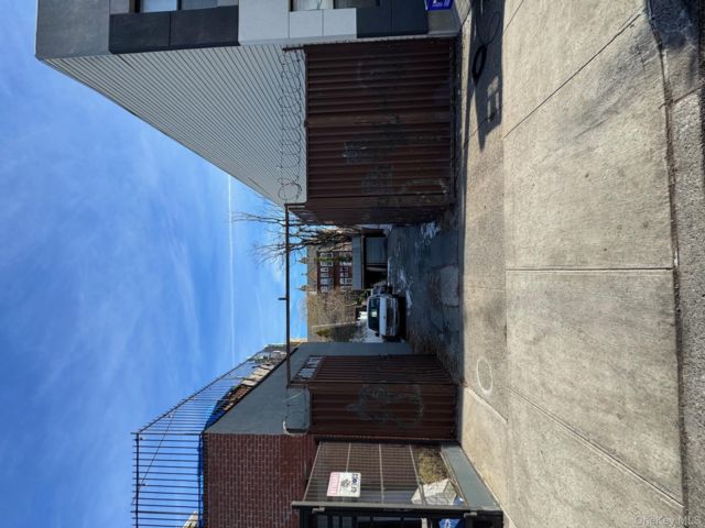 Lot <b>Size:</b> 25' x 100.17' &nbsp;House style home in Ridgewood