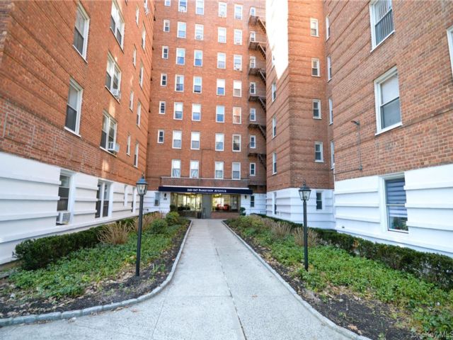 [Bronxville Real Estate, listing number 7263828]